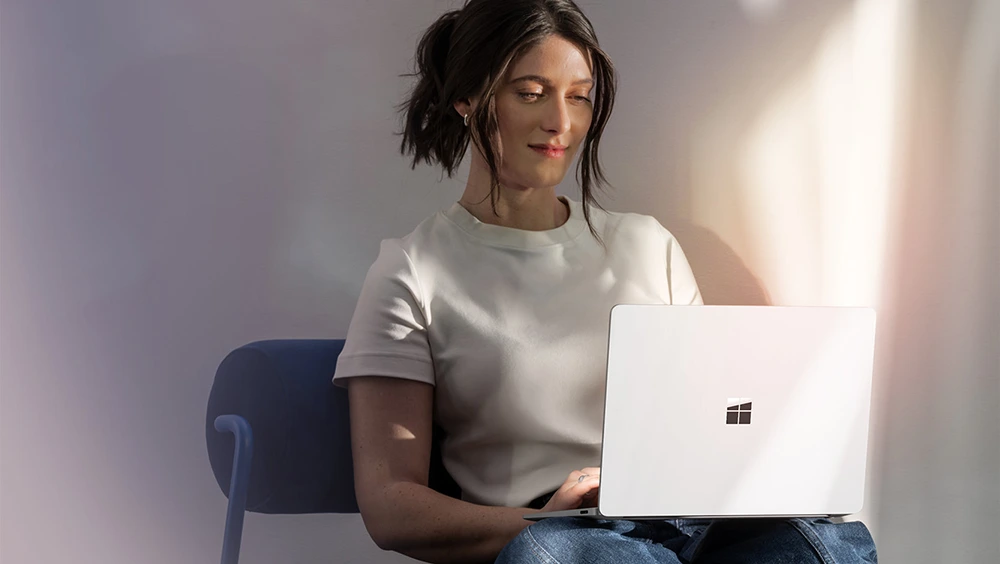 microsoft-surface-laptop-2025-copilot-pc-windows-11