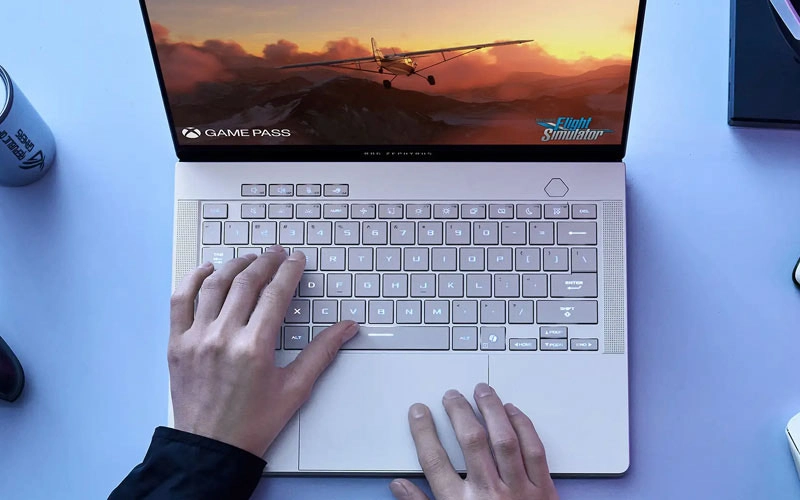 Clavier RGB du Zephyrus G14 avec touche Copilot