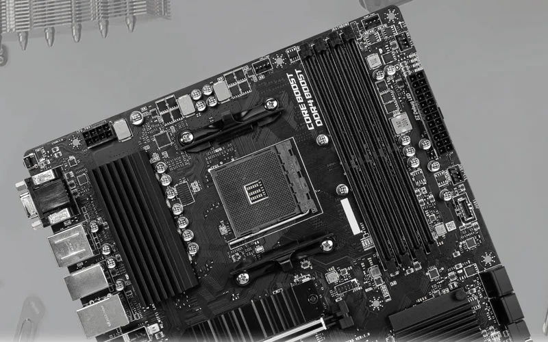 Slot M.2 PCIe 4.0 avec dissipateur sur carte mère MSI B550M PRO-VDH