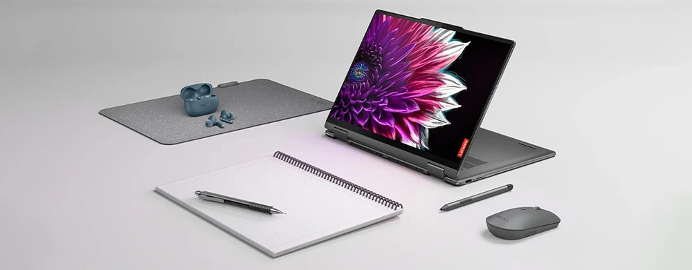 Lenovo Yoga 7 2-en-1 avec stylet et accessoires